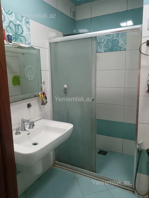 Satılır 3 otaqlı köhnə tikili 80 m²
