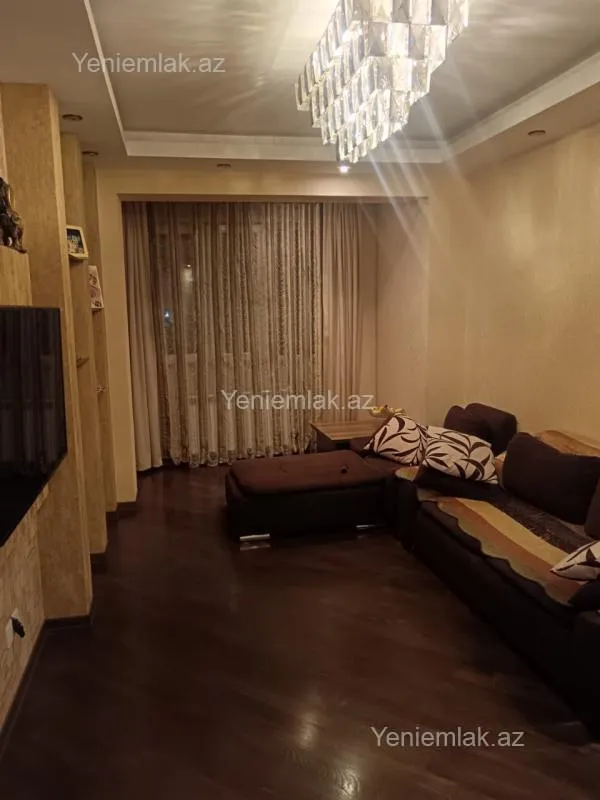 Satılır 3 otaqlı köhnə tikili 80 m²