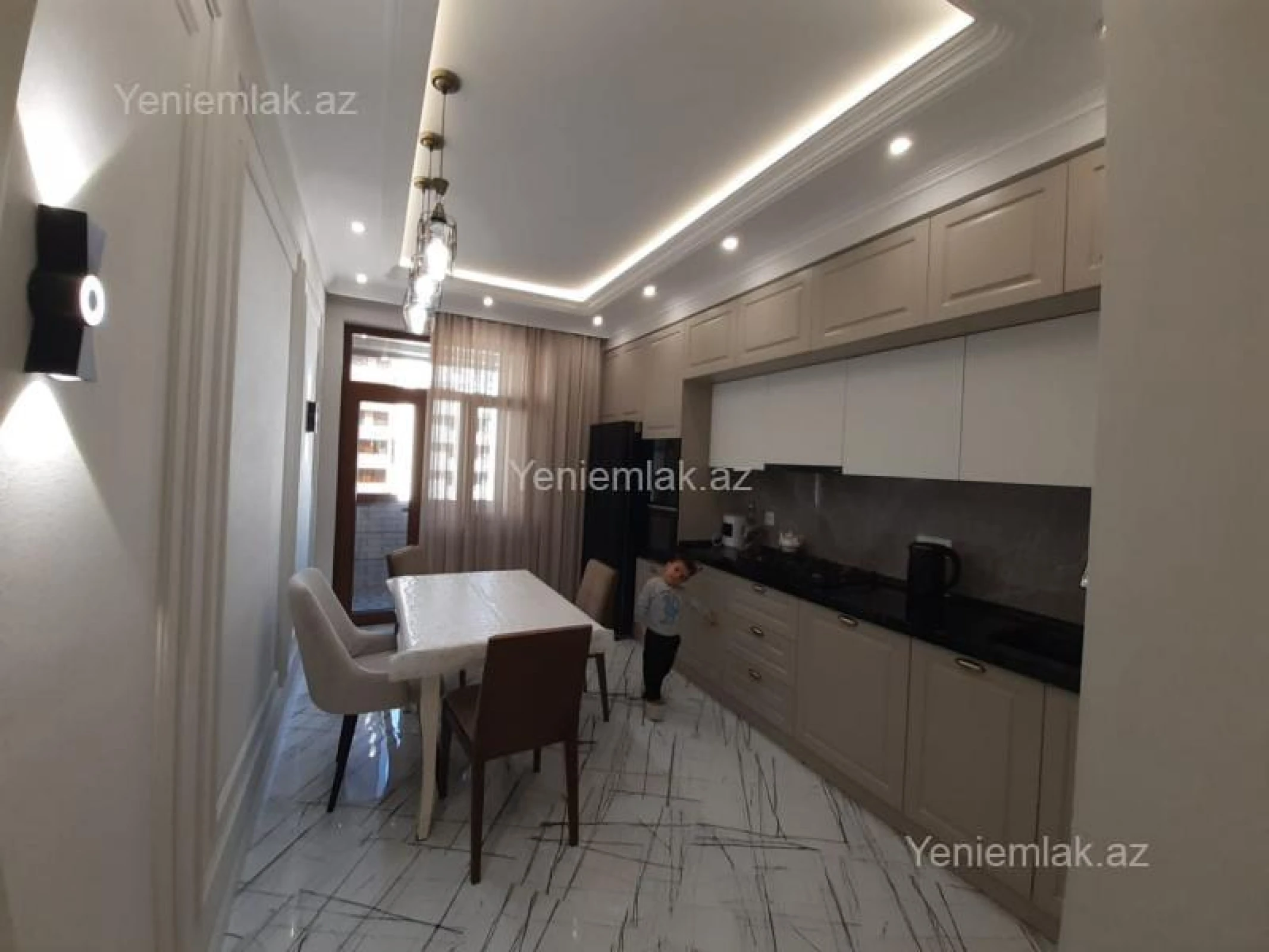 Satılır 3 otaqlı yeni tikili 105 m²