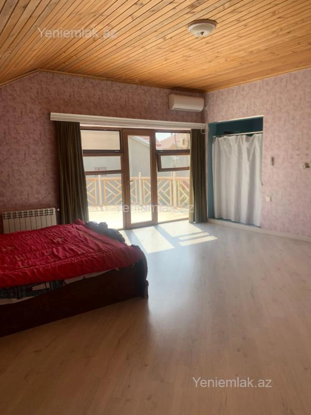 Satılır 5 otaqlı həyət evi 228 m²