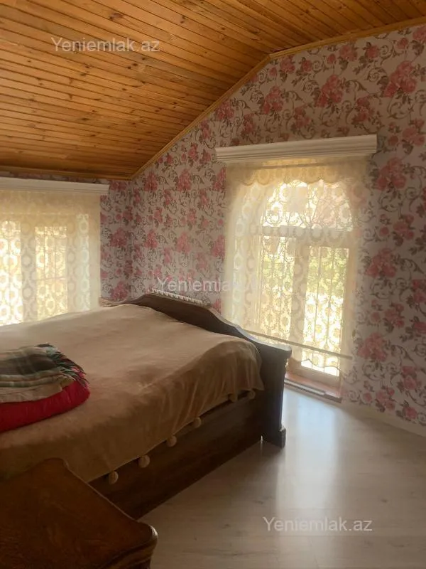 Satılır 5 otaqlı həyət evi 228 m²