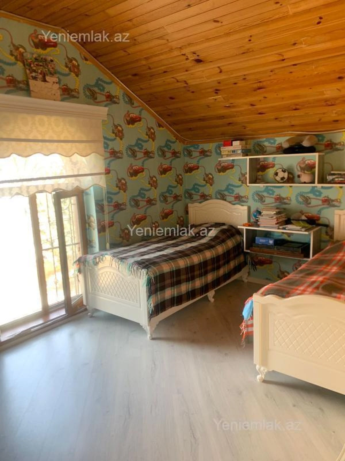 Satılır 5 otaqlı həyət evi 228 m²