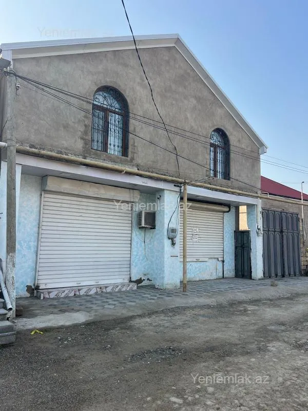Satılır 5 otaqlı həyət evi 228 m²