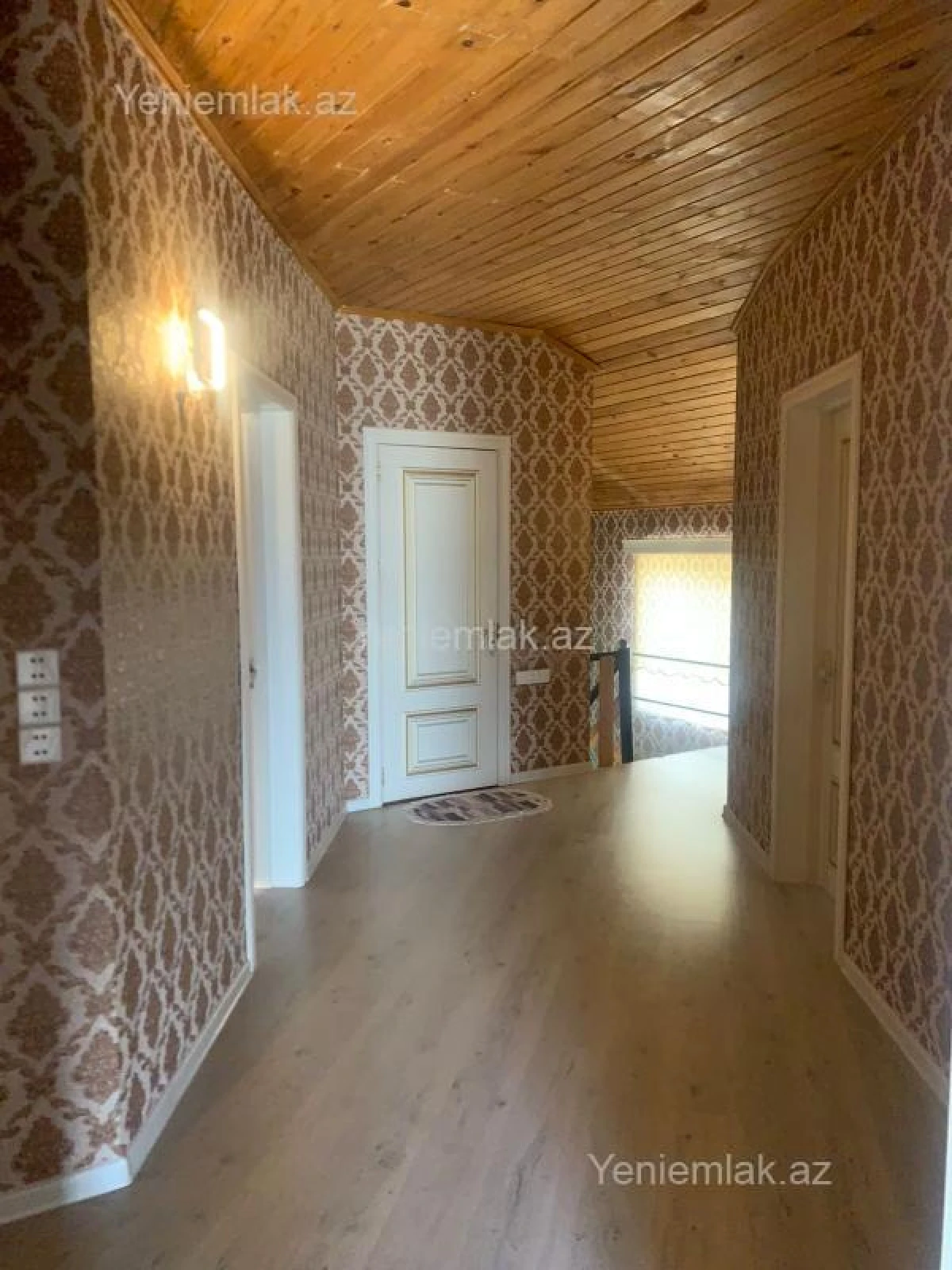 Satılır 5 otaqlı həyət evi 228 m²