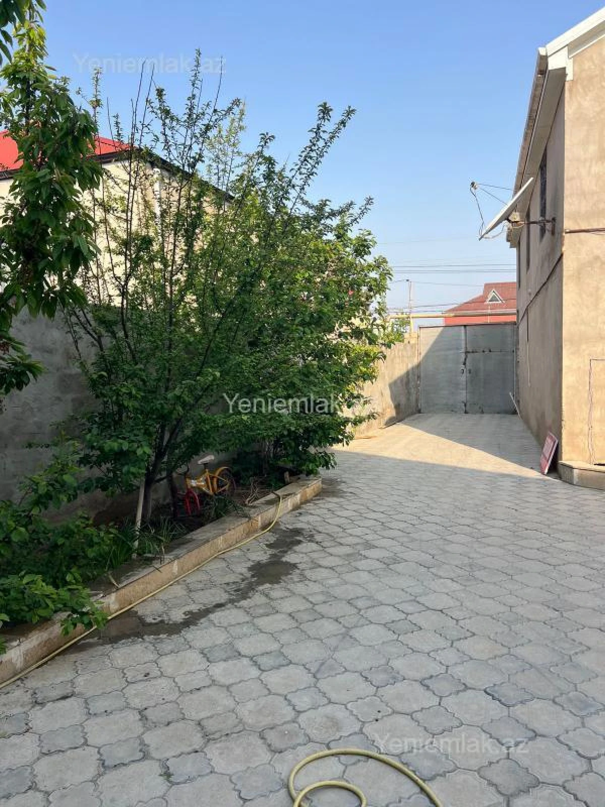 Satılır 5 otaqlı həyət evi 228 m²