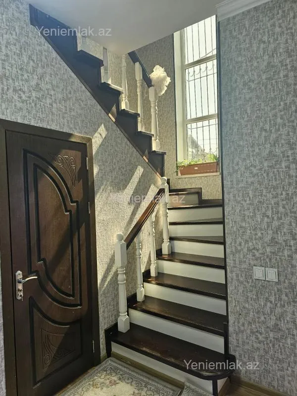 Satılır 4 otaqlı həyət evi 140 m²