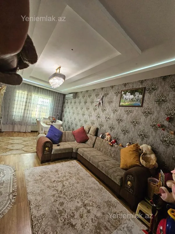 Satılır 4 otaqlı həyət evi 140 m²