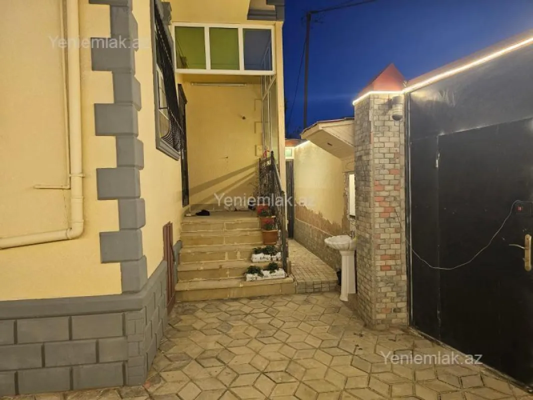 Satılır 4 otaqlı həyət evi 140 m²