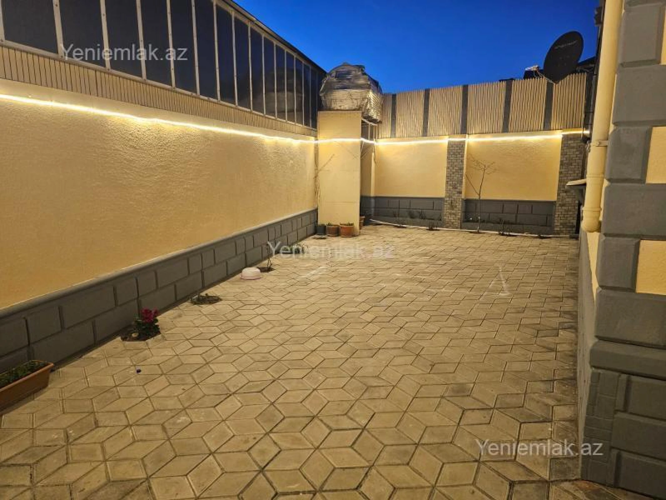 Satılır 4 otaqlı həyət evi 140 m²