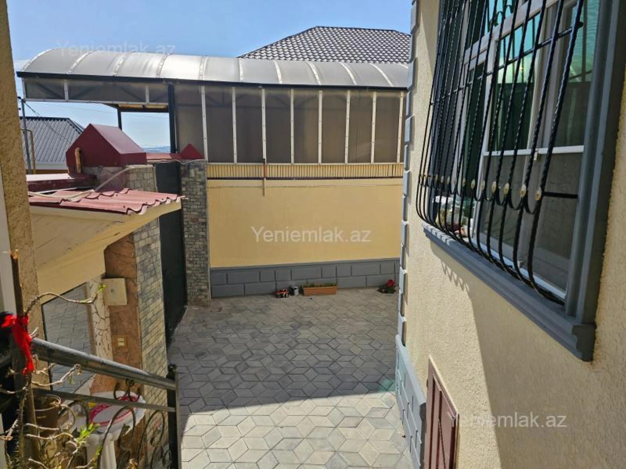 Satılır 4 otaqlı həyət evi 140 m²