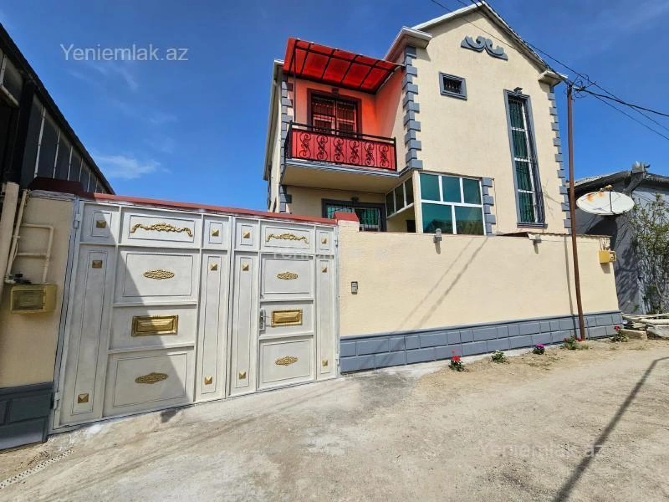 Satılır 4 otaqlı həyət evi 140 m²