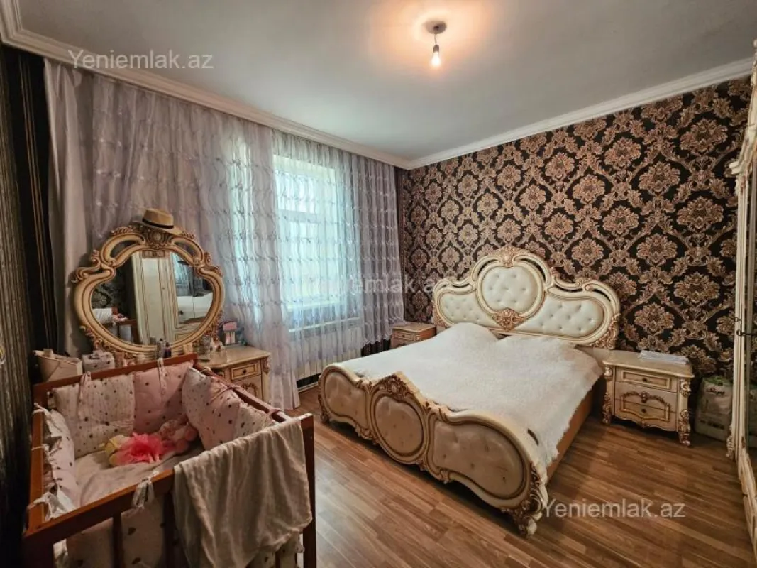 Satılır 4 otaqlı həyət evi 140 m²