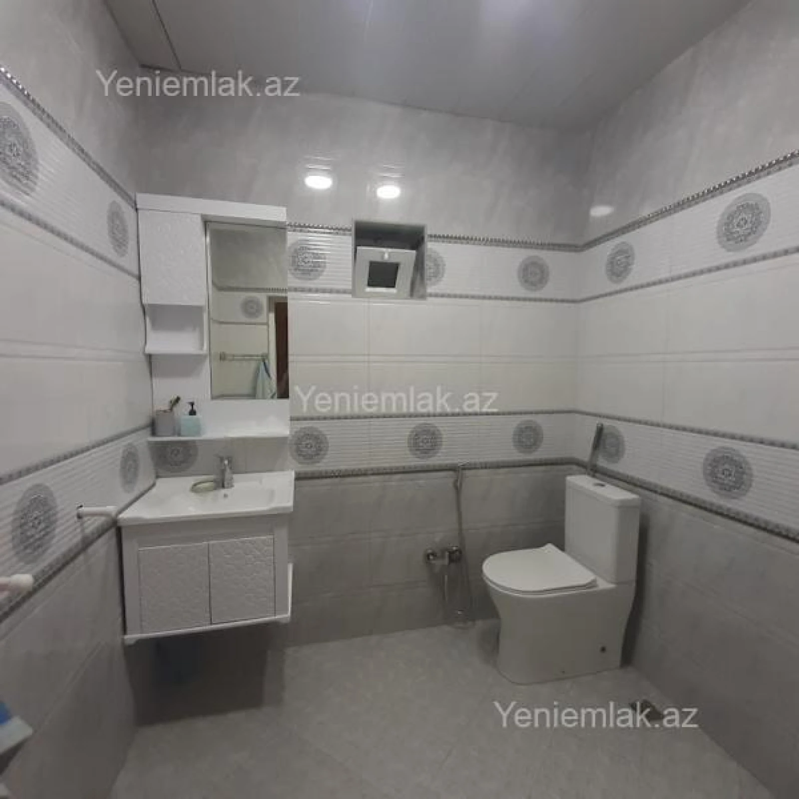 Satılır 4 otaqlı həyət evi 140 m²
