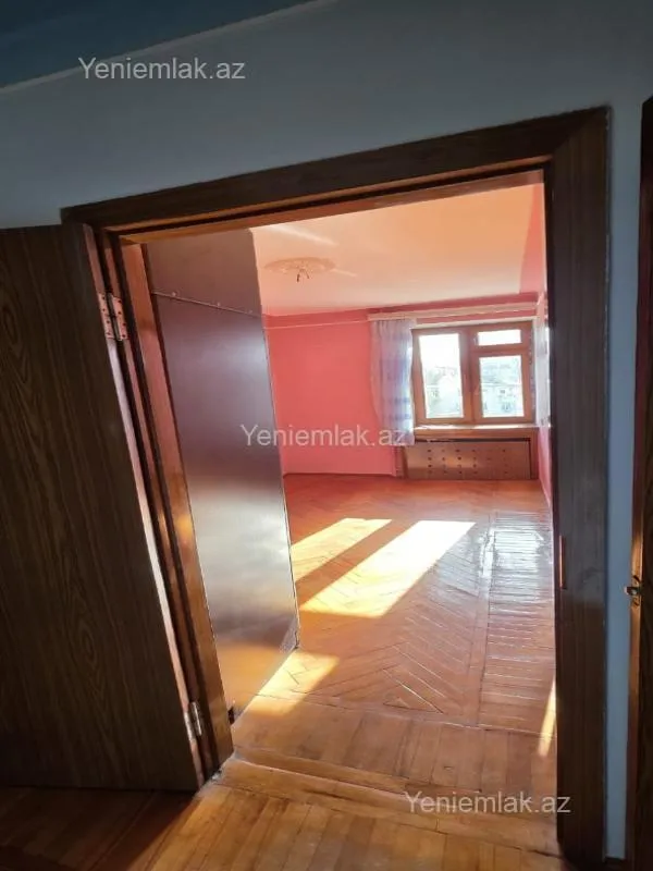 Satılır 3 otaqlı köhnə tikili 76 m²