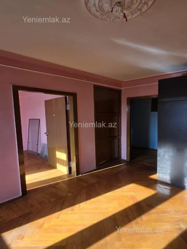 Satılır 3 otaqlı köhnə tikili 76 m²