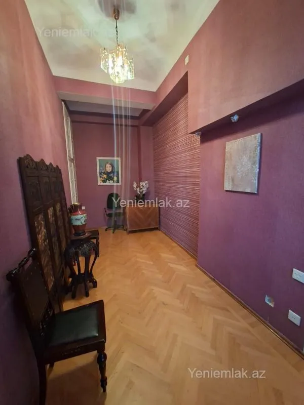 Satılır 3 otaqlı köhnə tikili 90 m²