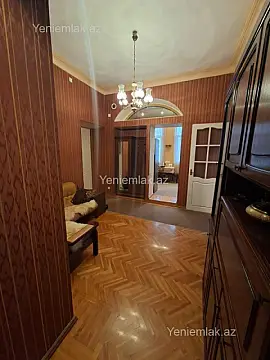 Satılır 3 otaqlı köhnə tikili 90 m²