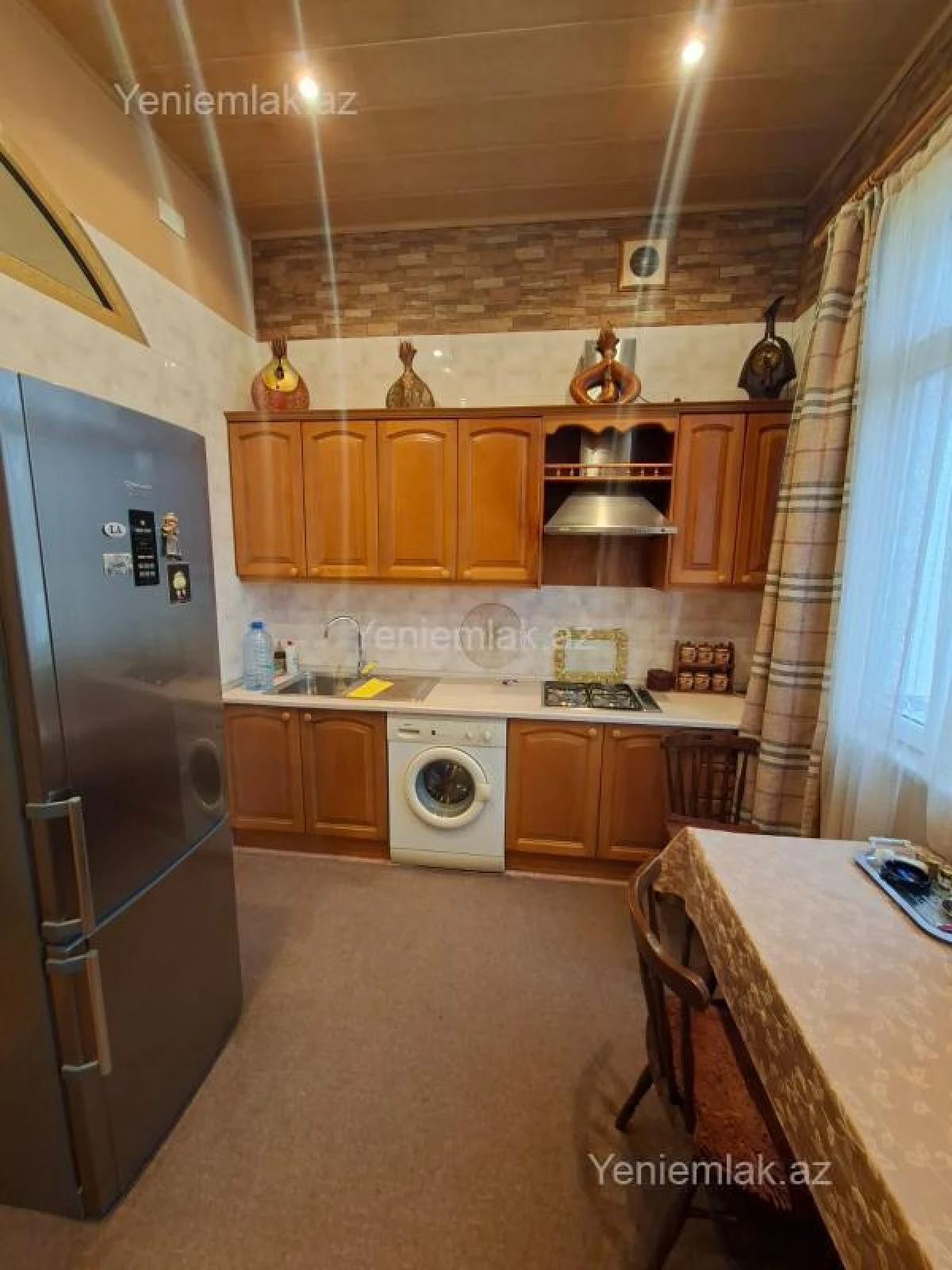 Satılır 3 otaqlı köhnə tikili 90 m²