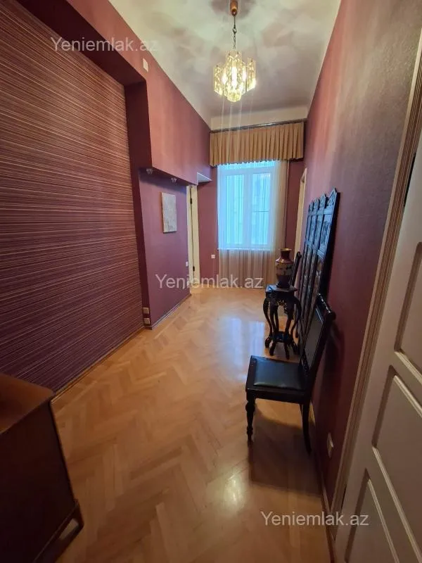 Satılır 3 otaqlı köhnə tikili 90 m²