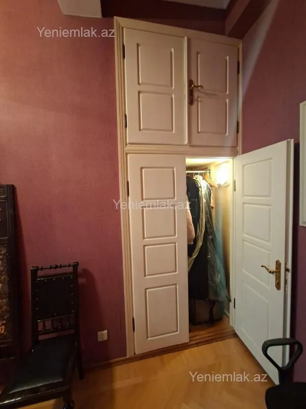 Satılır 3 otaqlı köhnə tikili 90 m²
