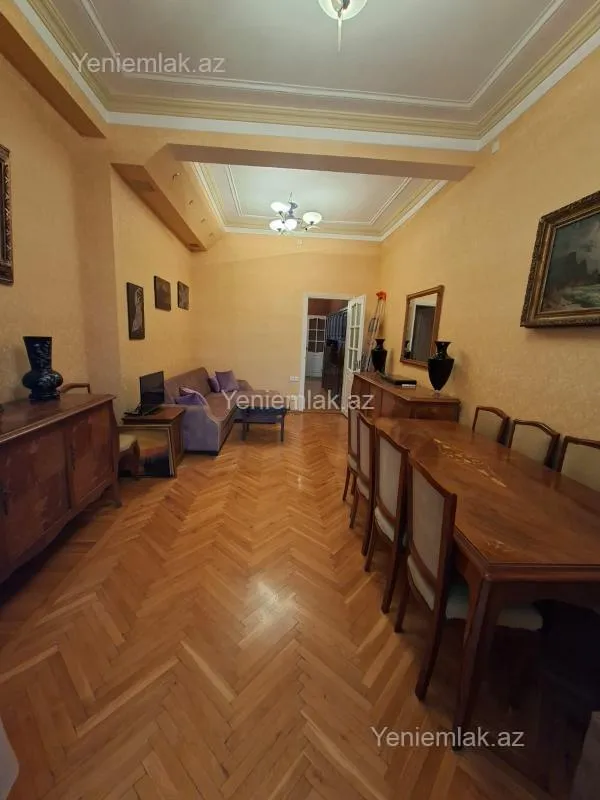 Satılır 3 otaqlı köhnə tikili 90 m²