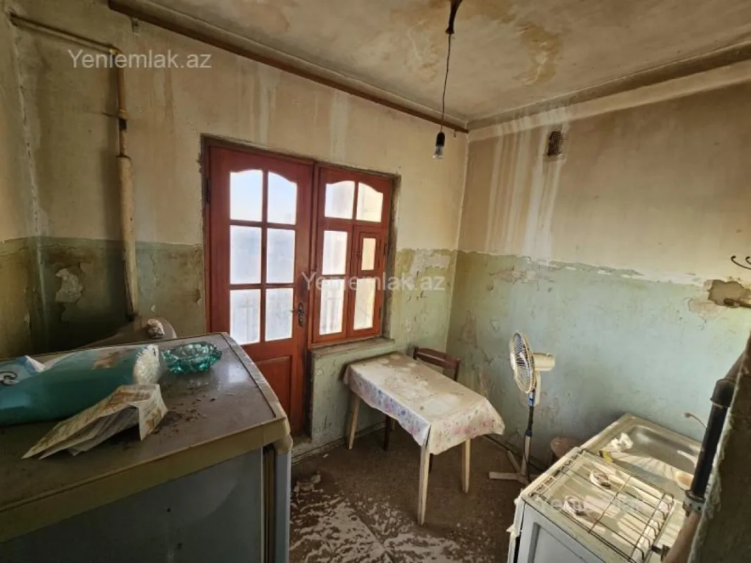 Satılır 1 otaqlı köhnə tikili 35 m²