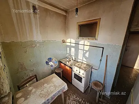 Satılır 1 otaqlı köhnə tikili 35 m²