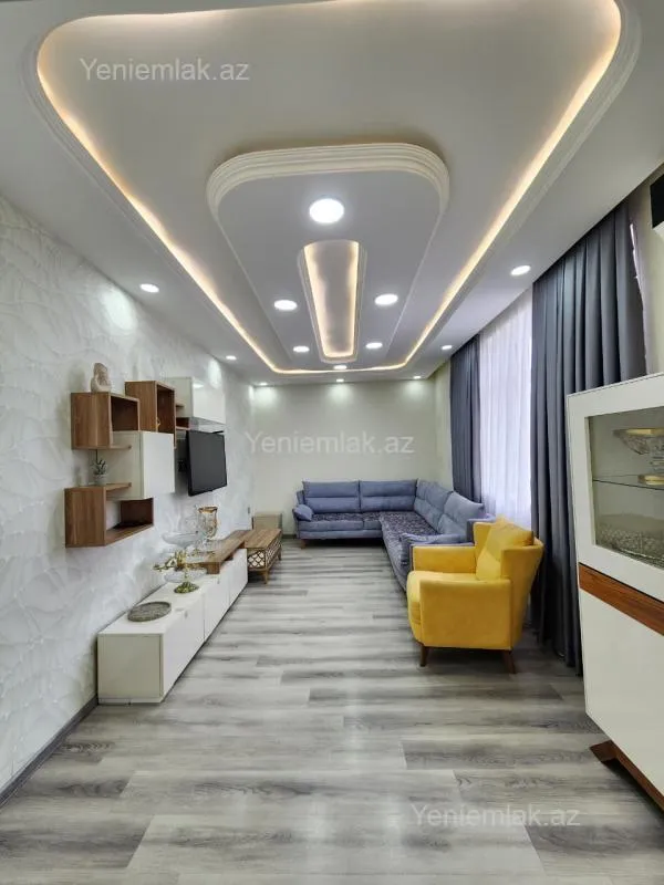 Satılır 5 otaqlı köhnə tikili 110 m²