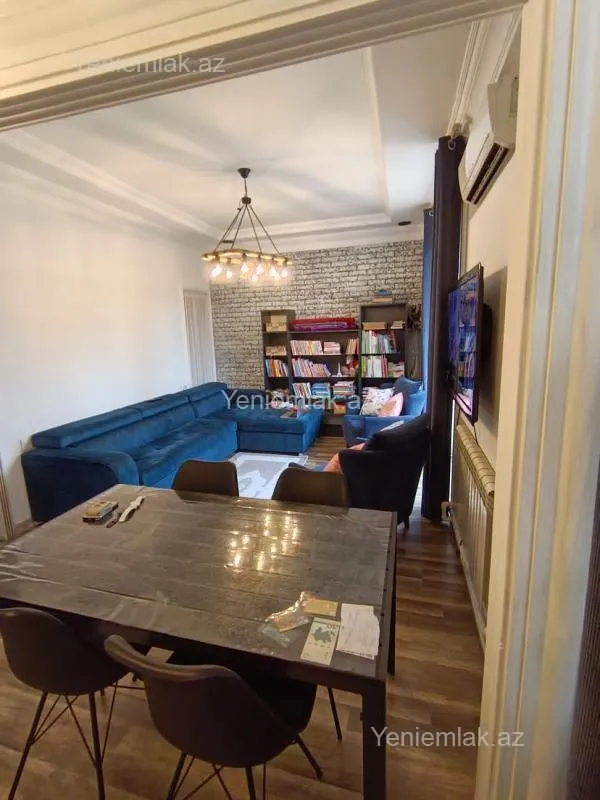 Satılır 2 otaqlı köhnə tikili 56 m²