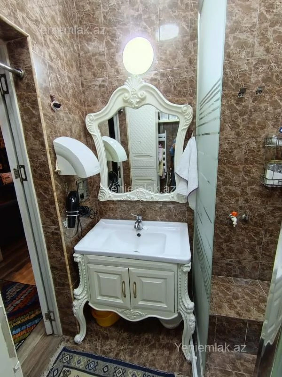 Satılır 2 otaqlı köhnə tikili 56 m²