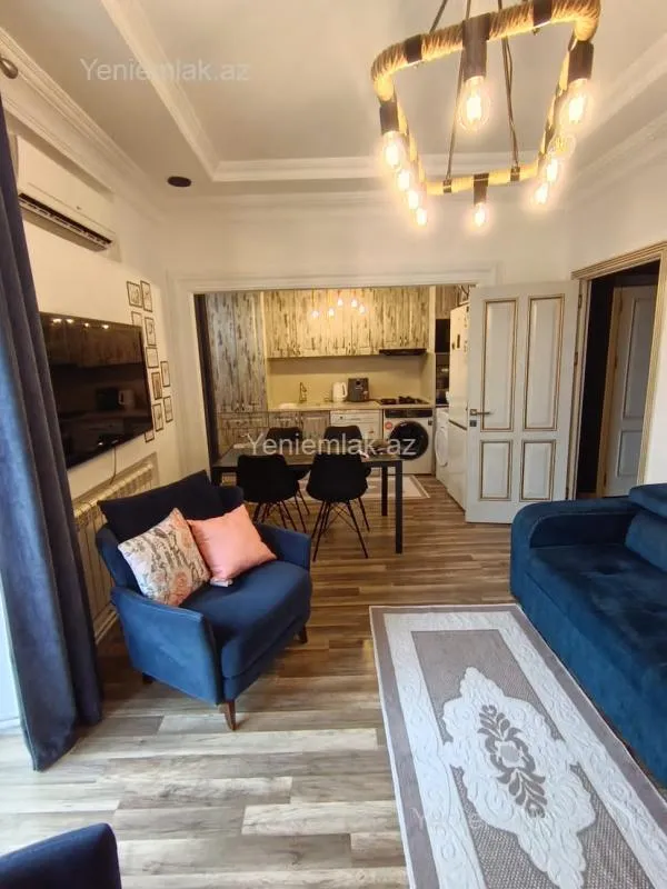 Satılır 2 otaqlı köhnə tikili 56 m²
