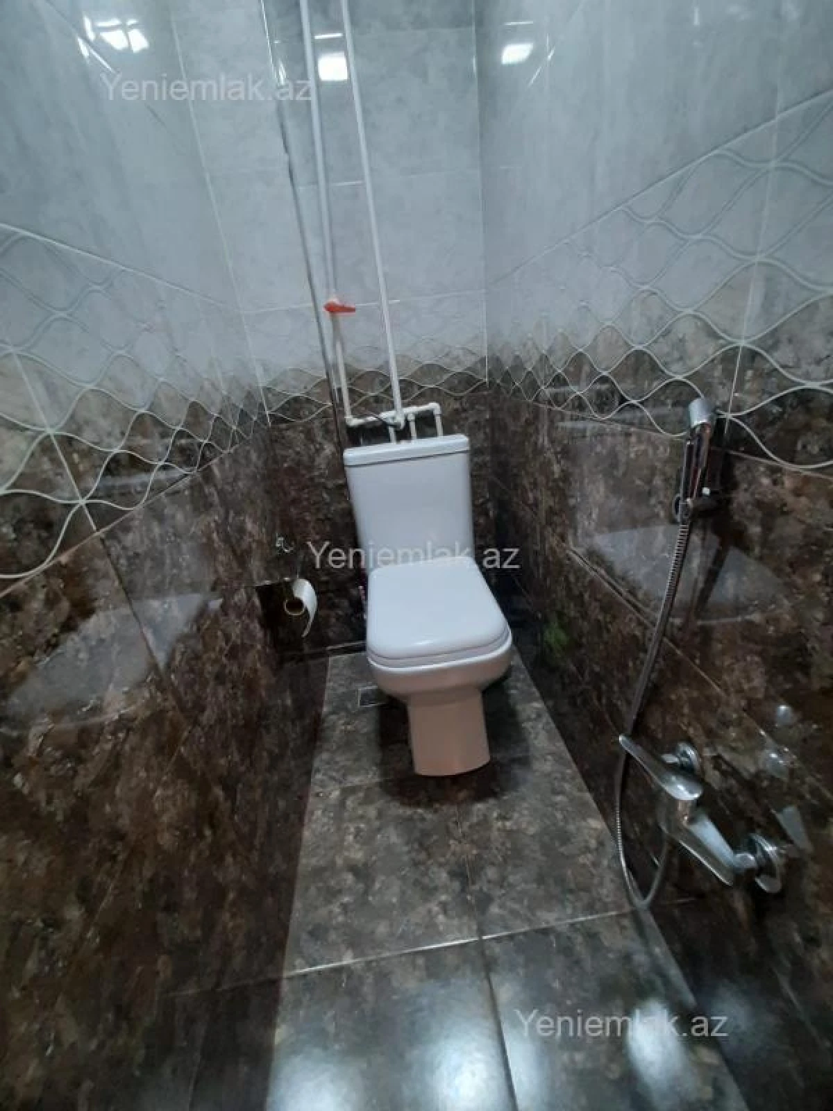 Satılır 4 otaqlı köhnə tikili 100 m²