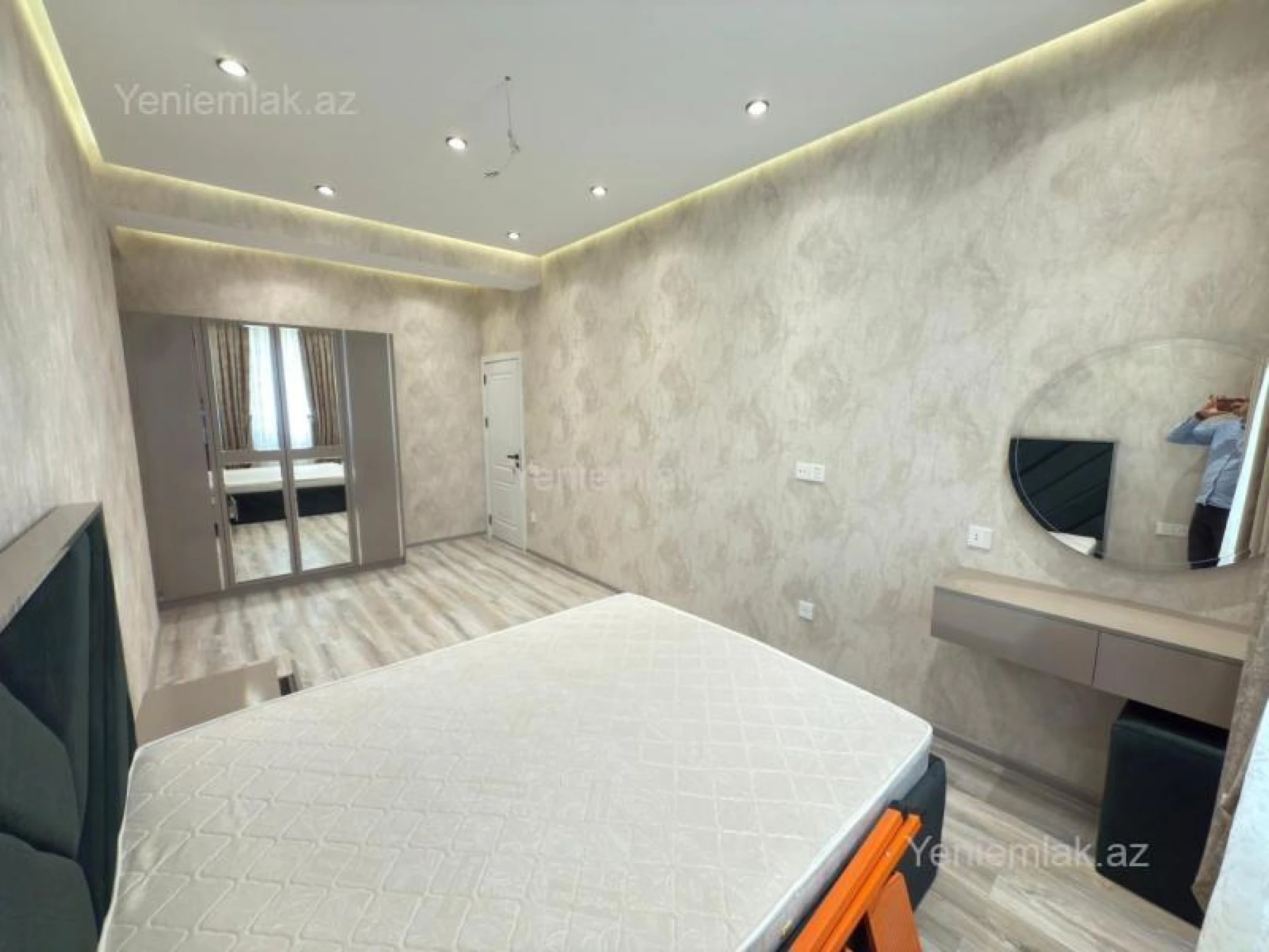 Satılır 2 otaqlı yeni tikili 77 m²