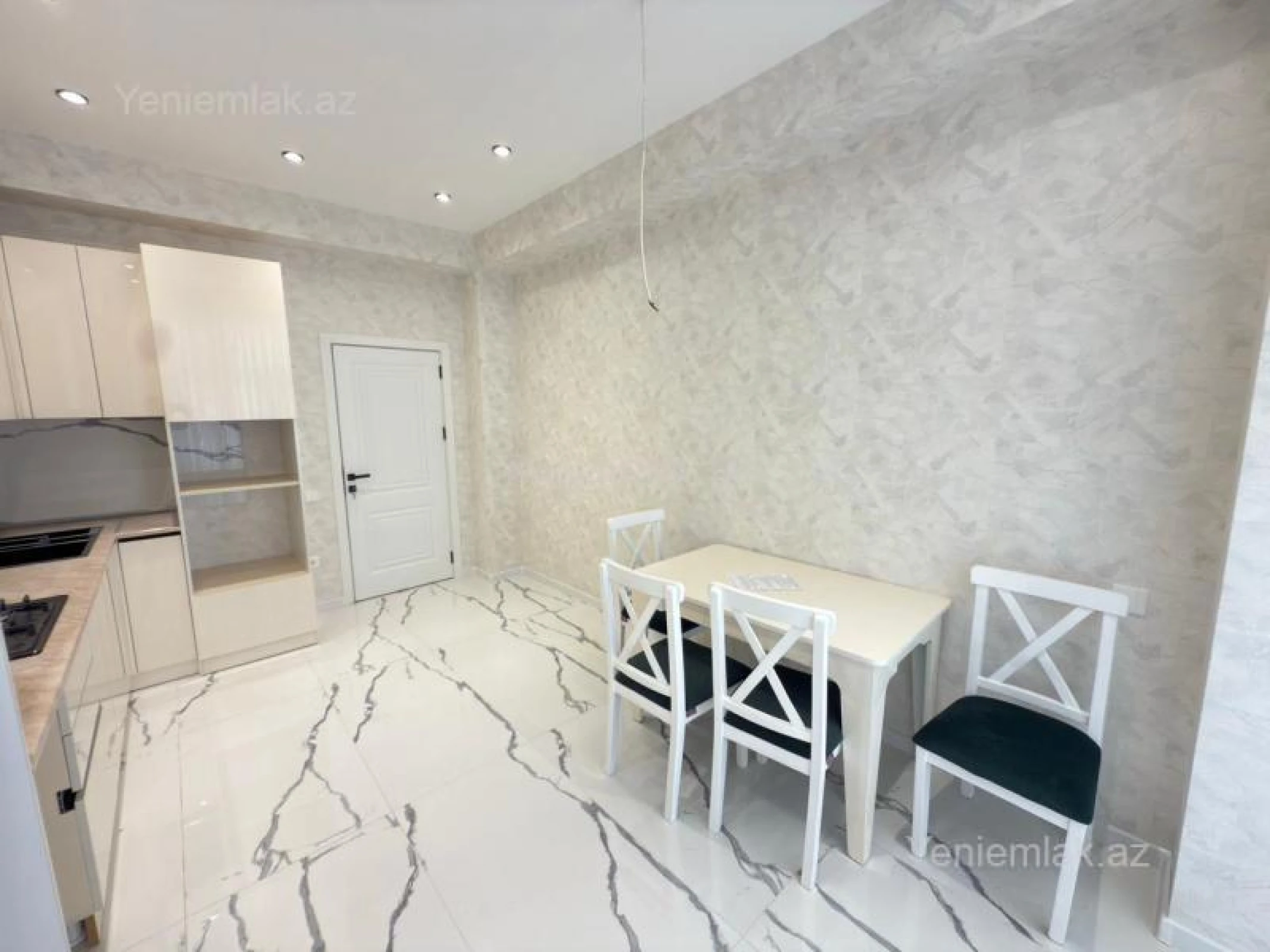 Satılır 2 otaqlı yeni tikili 77 m²