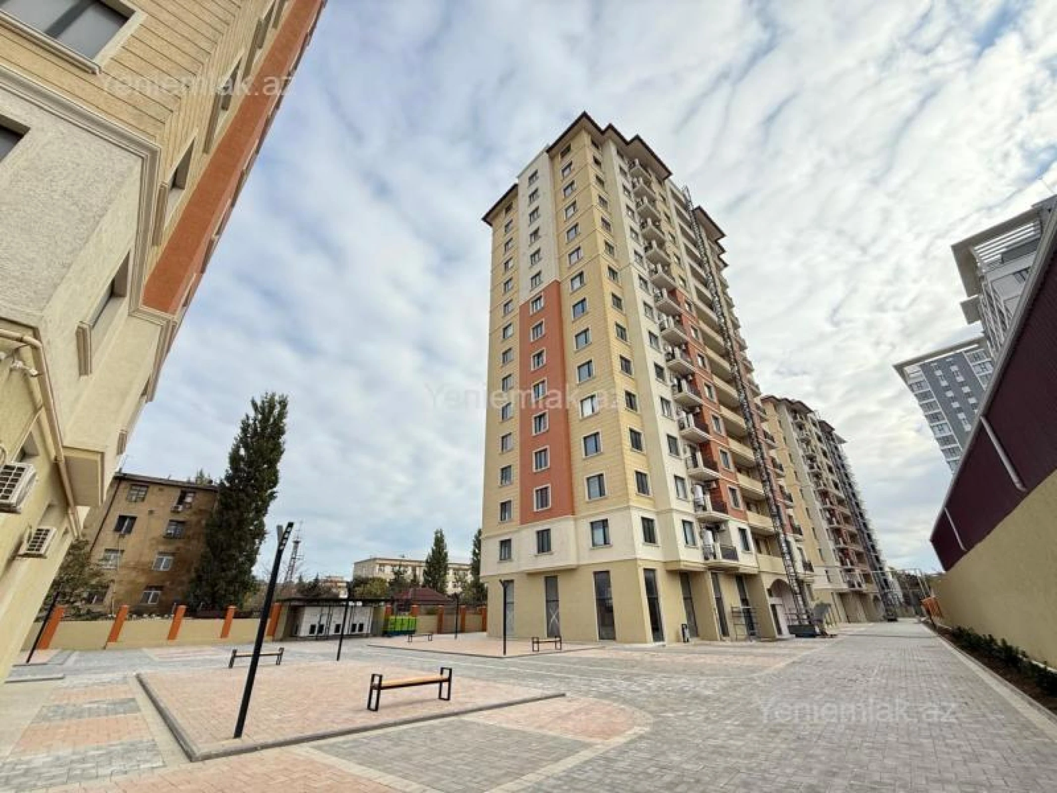 Satılır 2 otaqlı yeni tikili 77 m²