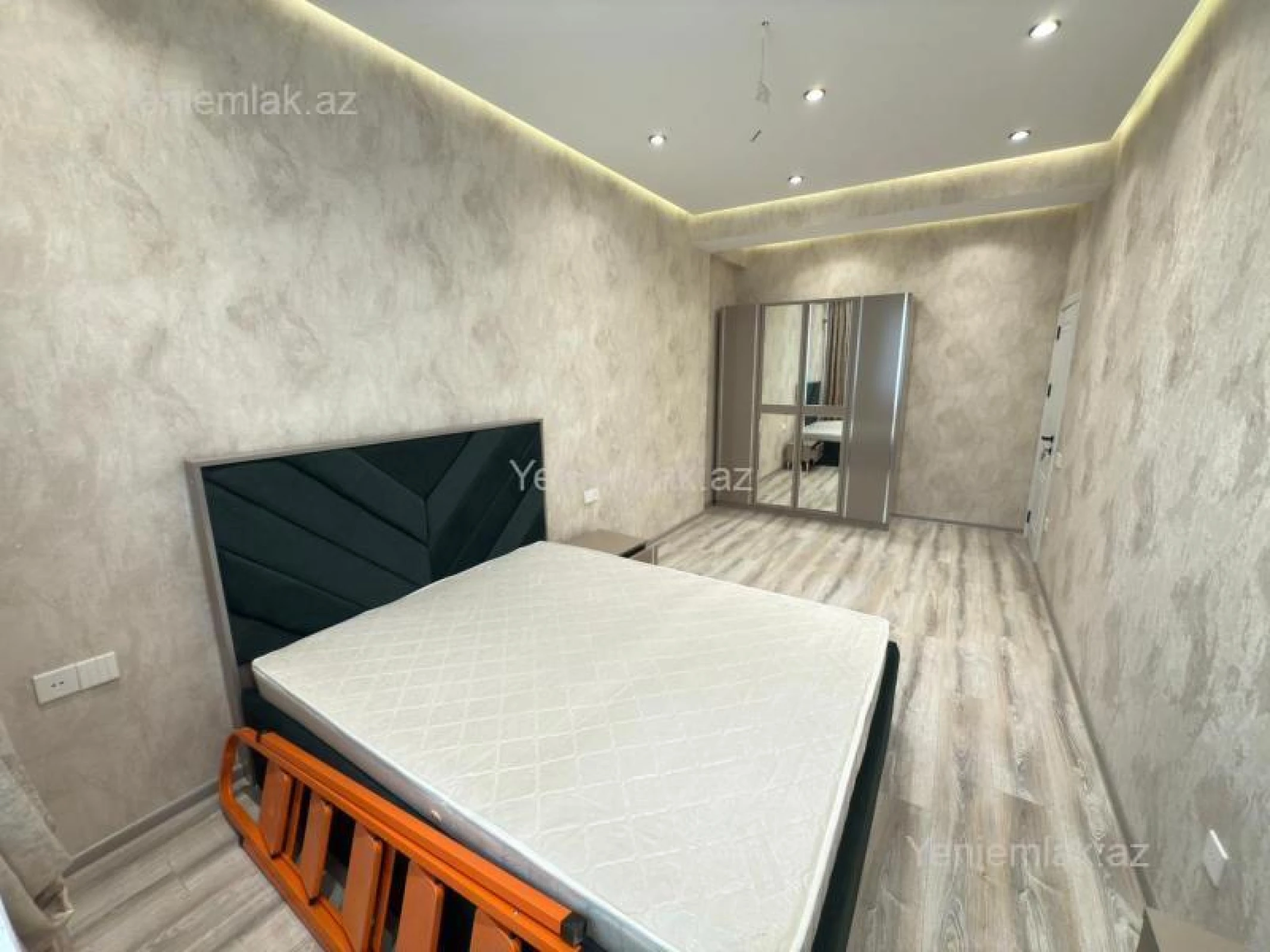 Satılır 2 otaqlı yeni tikili 77 m²