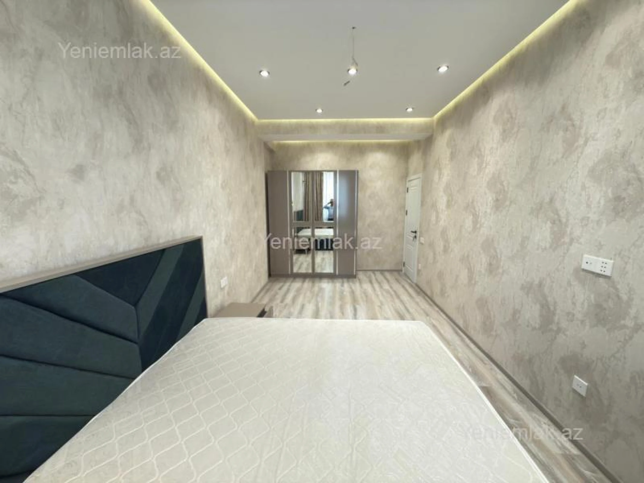 Satılır 2 otaqlı yeni tikili 77 m²