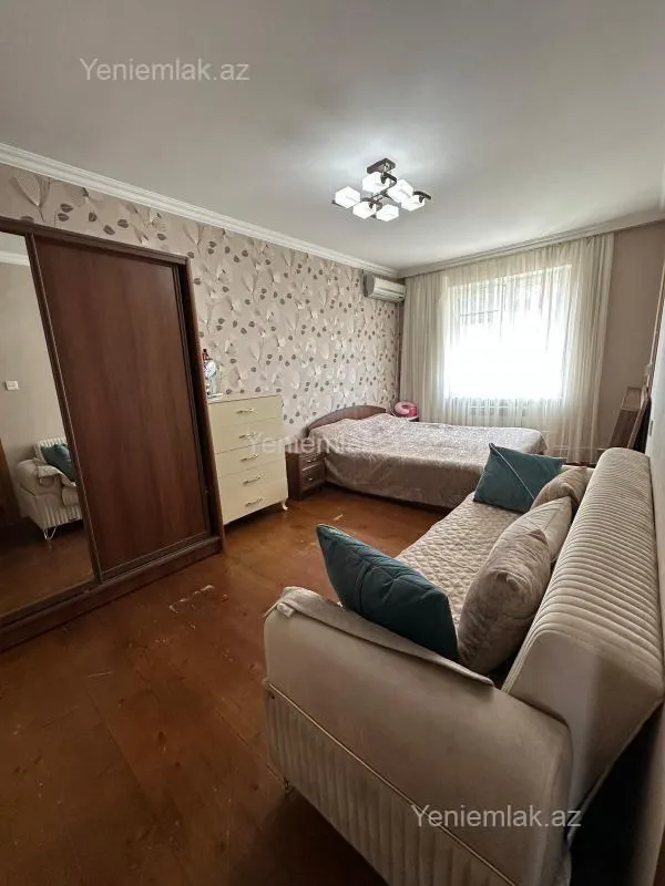 Satılır 3 otaqlı köhnə tikili 80 m²