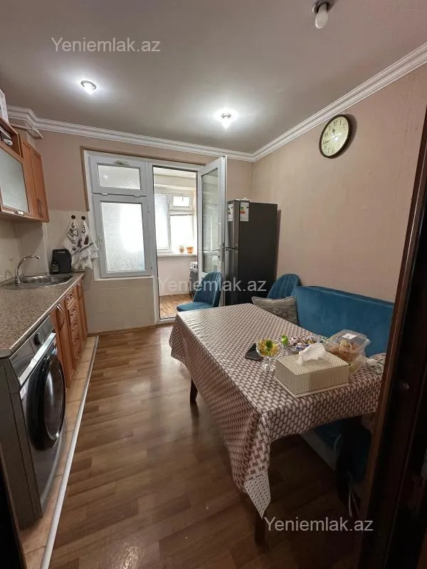 Satılır 3 otaqlı köhnə tikili 80 m²