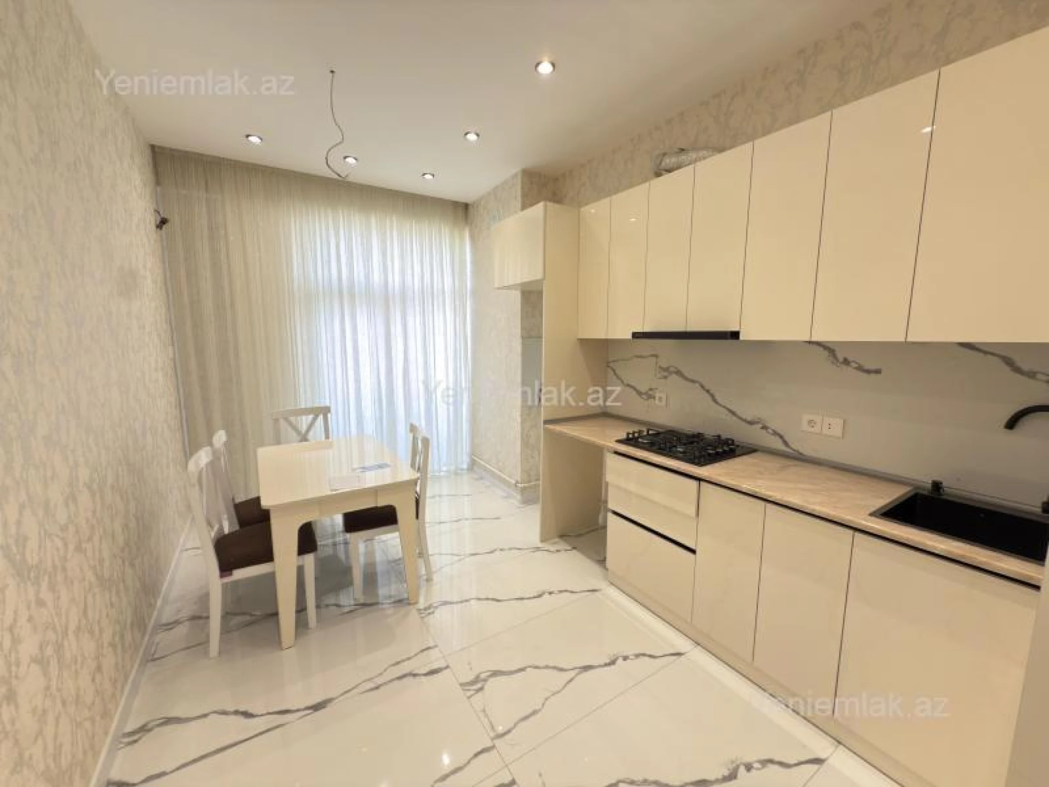 Satılır 2 otaqlı yeni tikili 80 m²