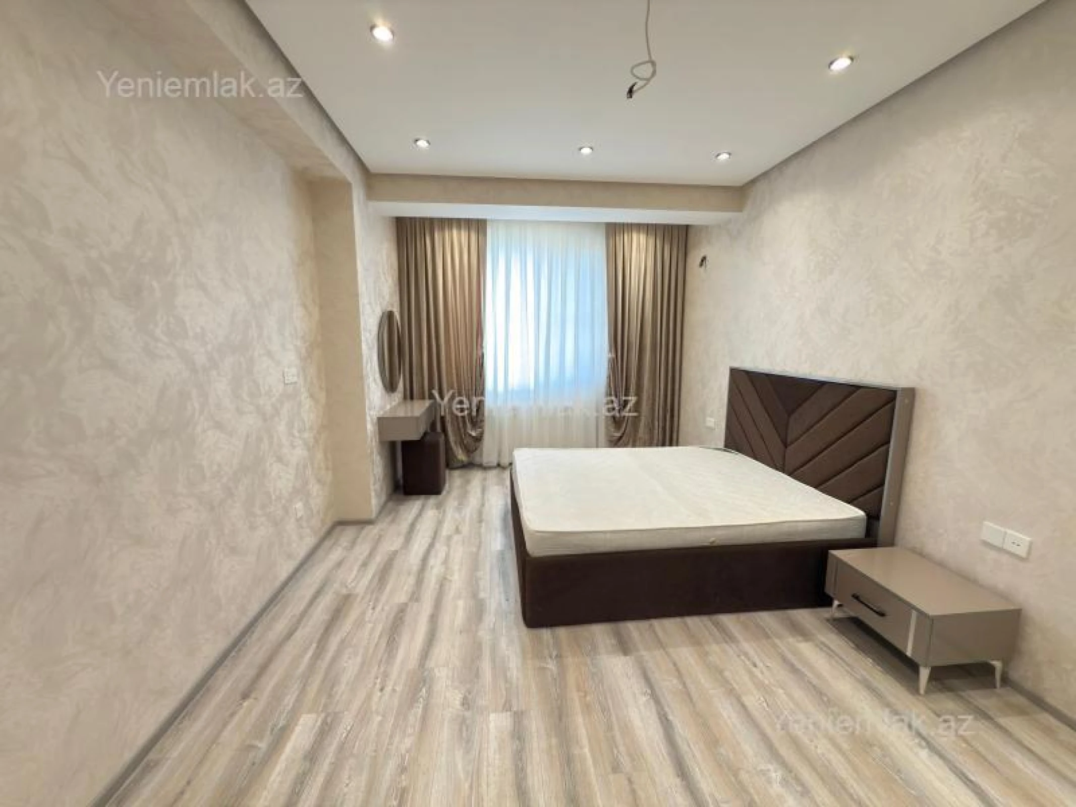 Satılır 2 otaqlı yeni tikili 80 m²