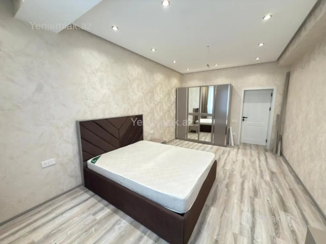 Satılır 2 otaqlı yeni tikili 80 m²