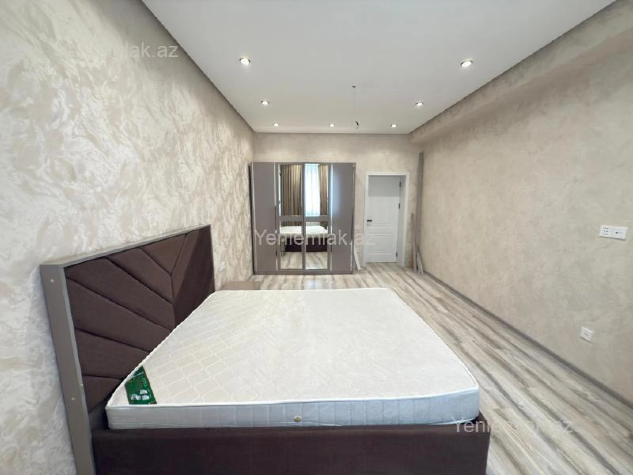 Satılır 2 otaqlı yeni tikili 80 m²