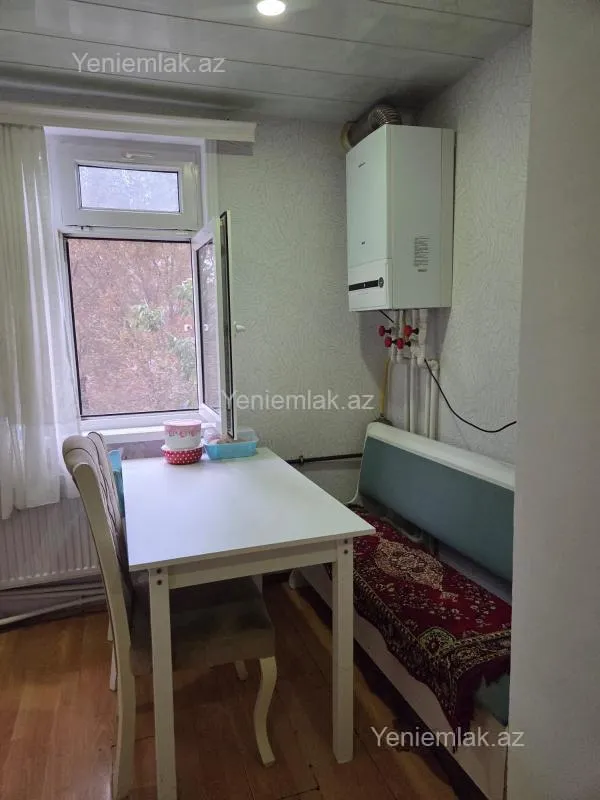 Satılır 3 otaqlı köhnə tikili 76 m²