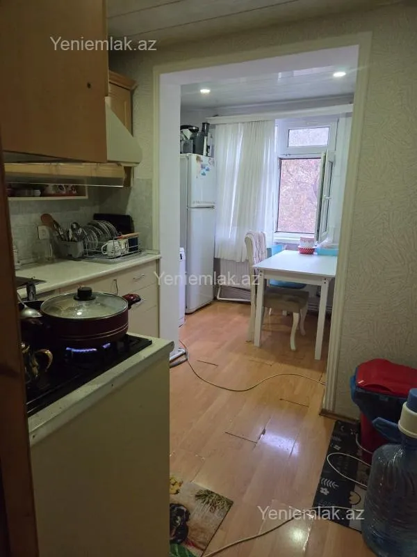 Satılır 3 otaqlı köhnə tikili 76 m²