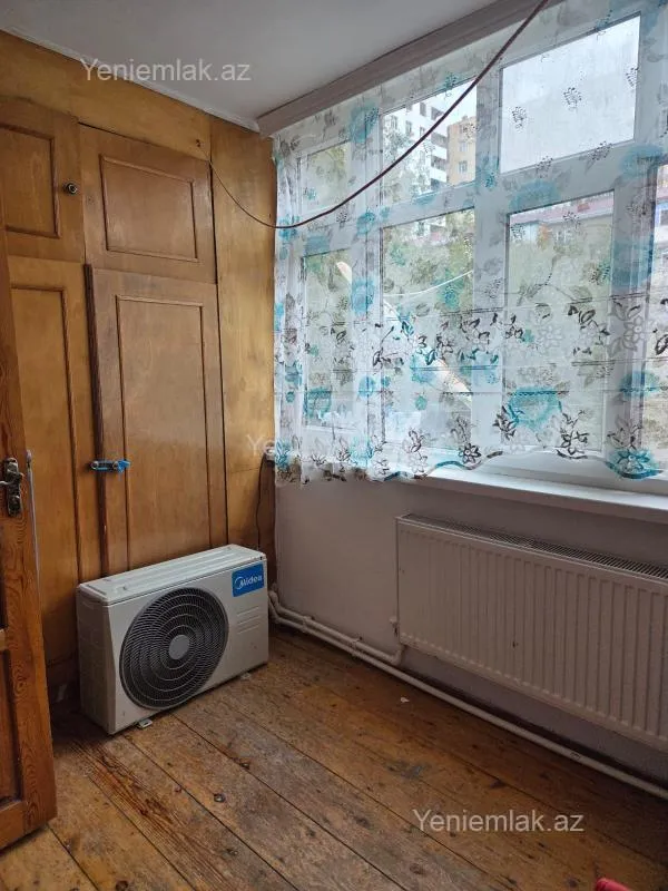 Satılır 3 otaqlı köhnə tikili 76 m²