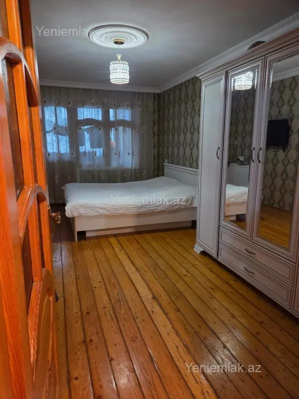 Satılır 3 otaqlı köhnə tikili 76 m²