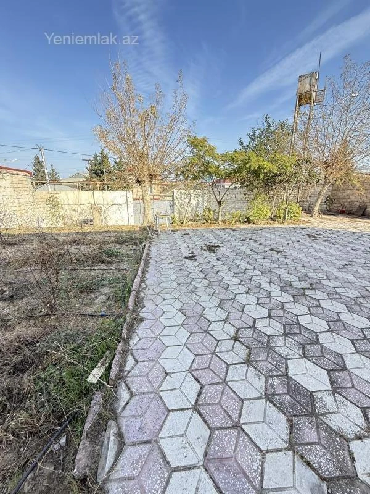 Satılır 7 otaqlı həyət evi 200 m²