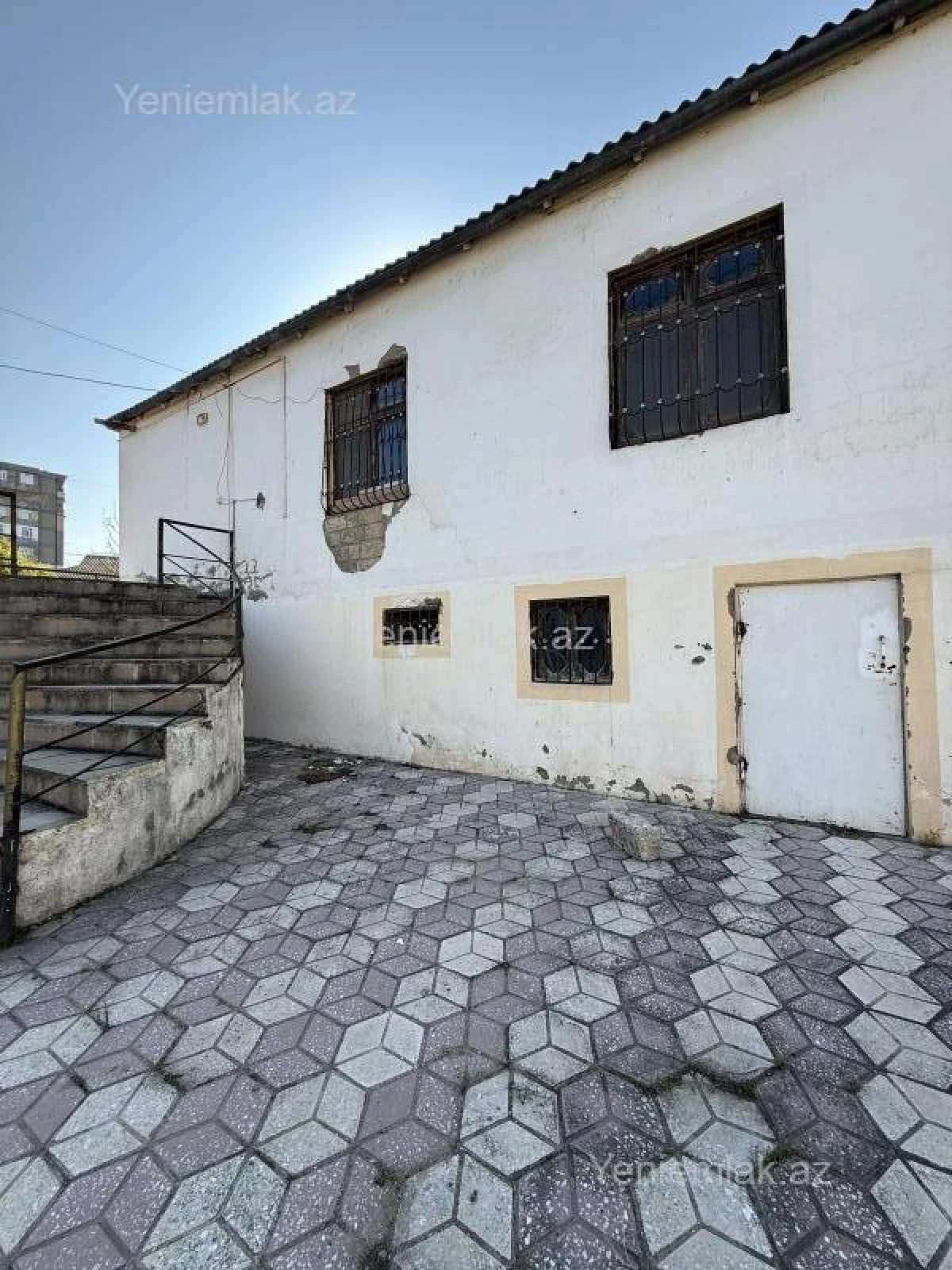 Satılır 7 otaqlı həyət evi 200 m²