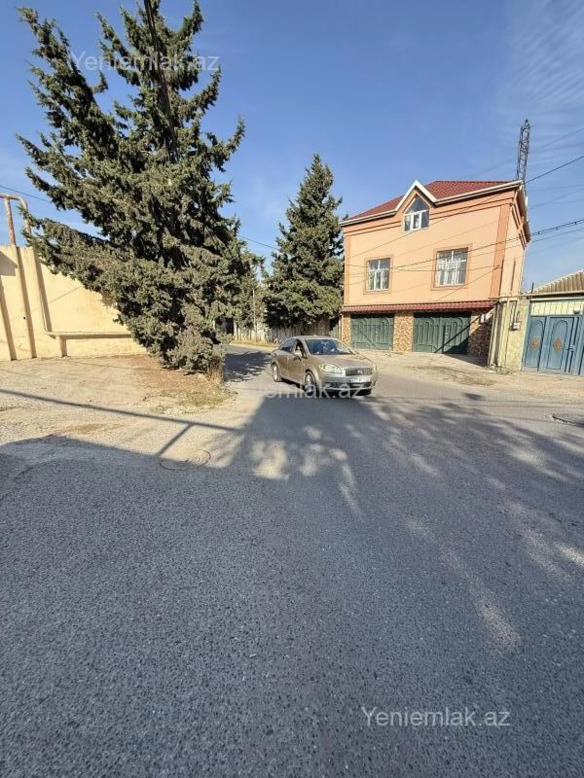 Satılır 7 otaqlı həyət evi 200 m²